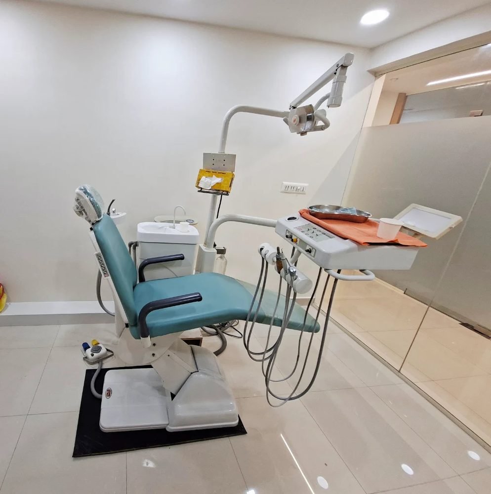 Modern dental chair at Jayanagar Dental Clinic