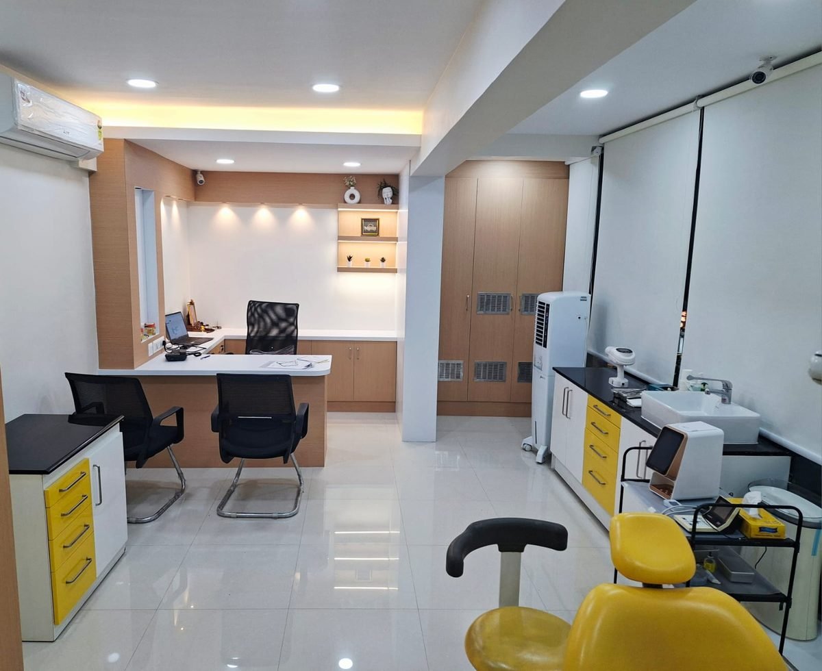 Doctor's consultation room at Jayanagar Dental Clinic